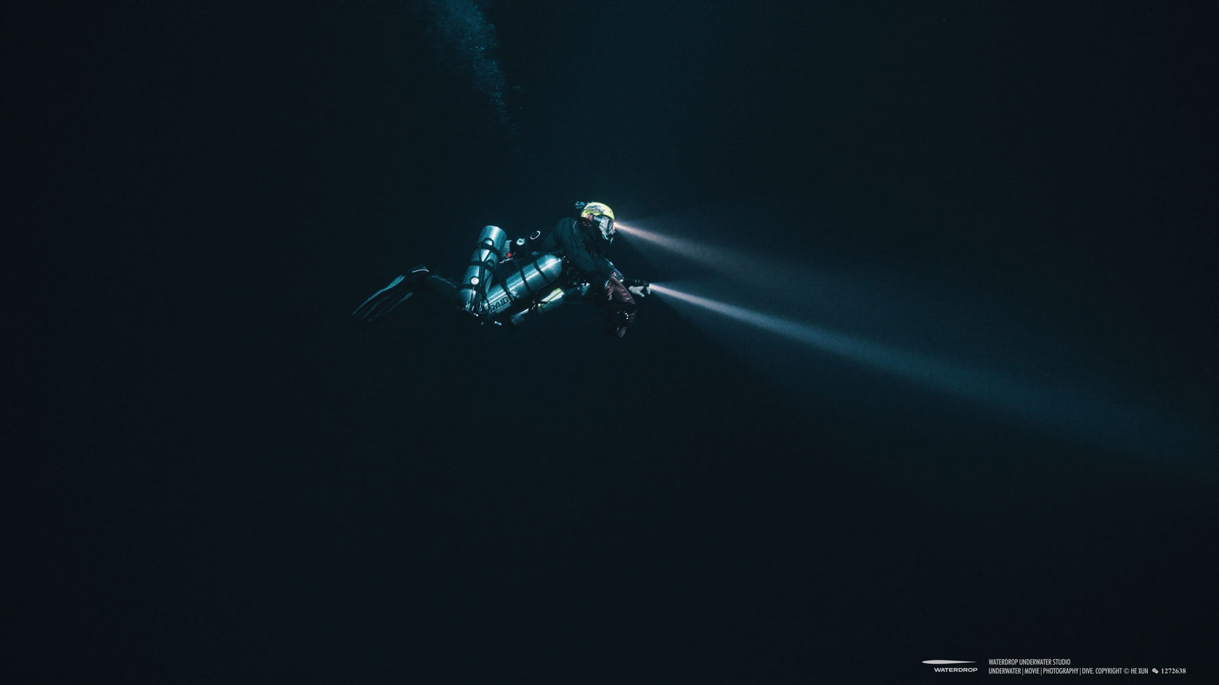 Navbow Dual-Motor Underwater Scooter