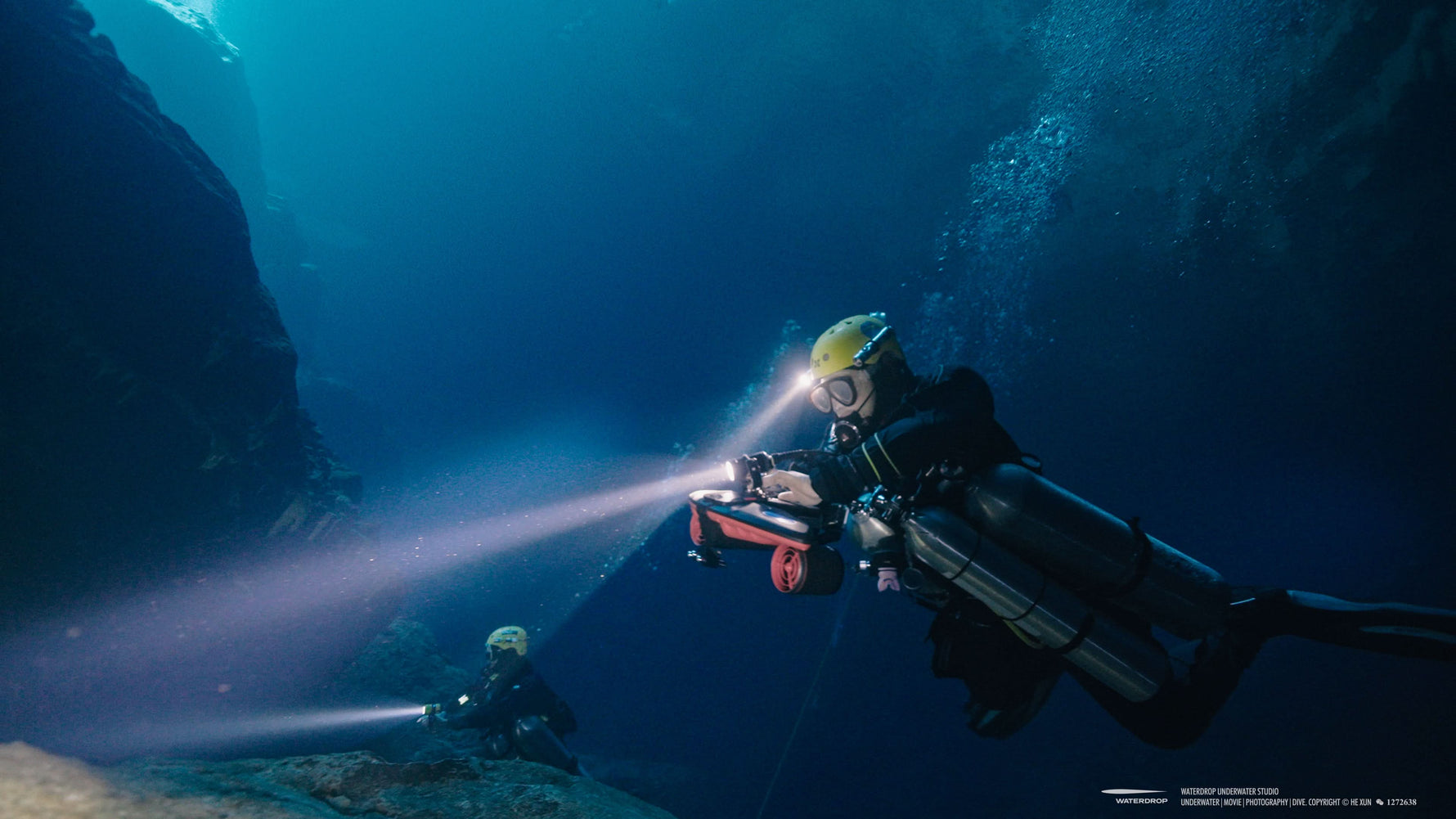 Navbow Dual-Motor Underwater Scooter