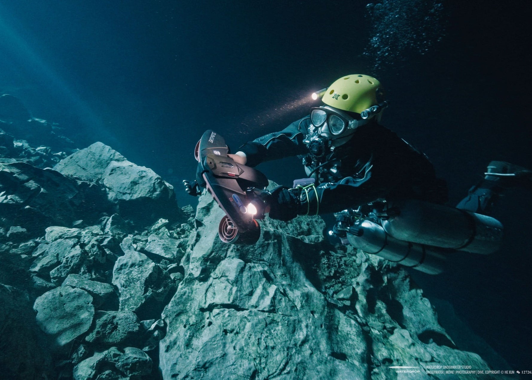 Navbow Dual-Motor Underwater Scooter