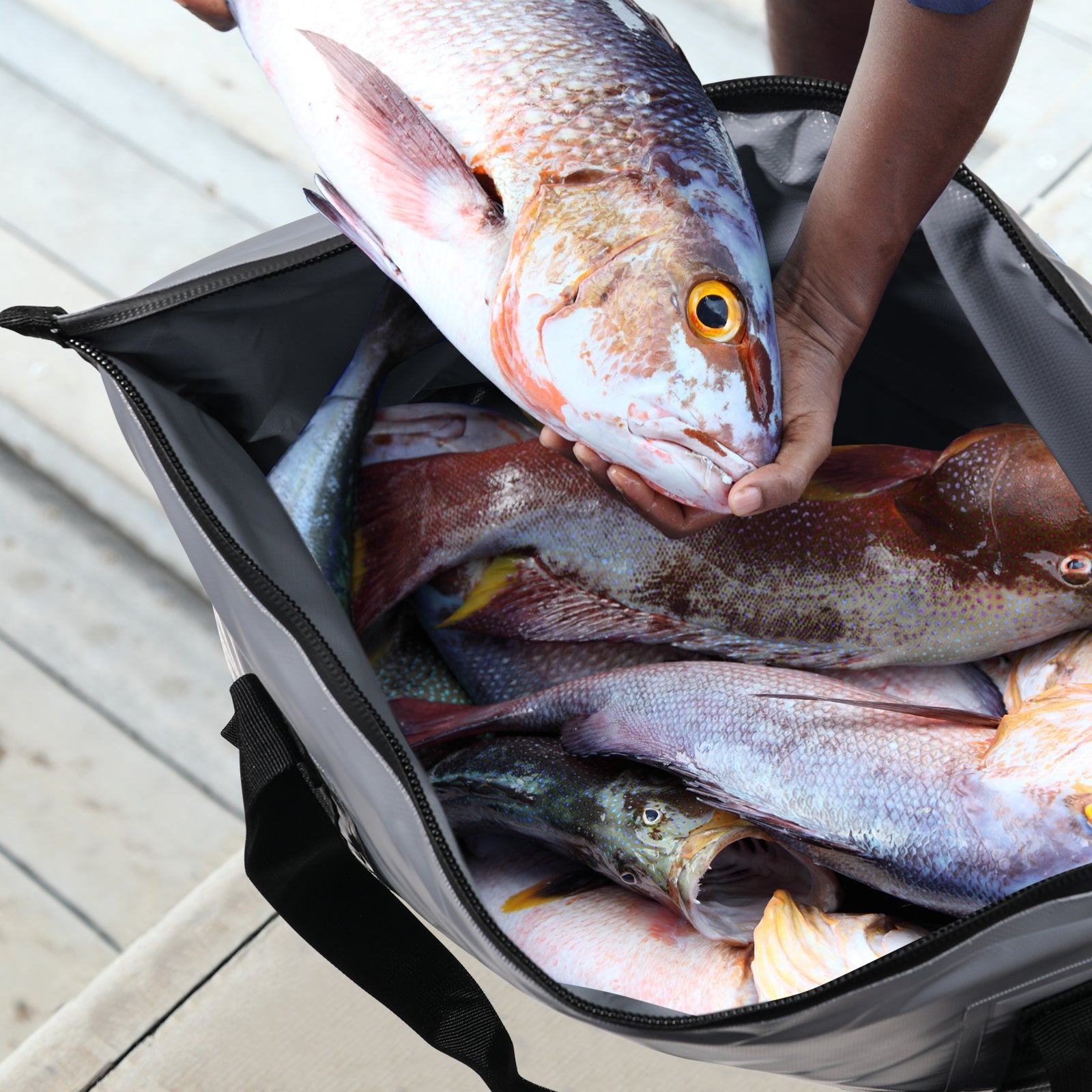 Insulated Fish Cooler Bag with Flat Bottom | 27QT
