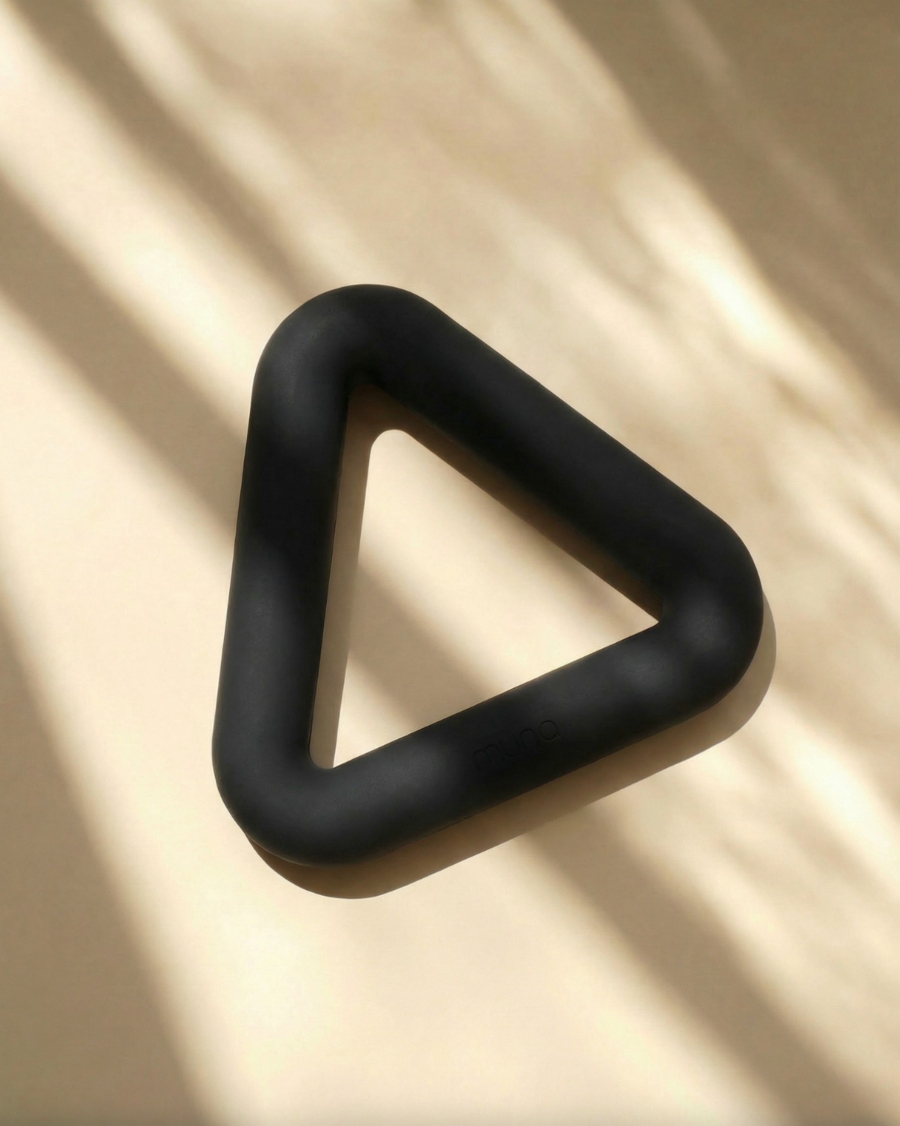 MUNA Triangle Dumbbell | 7 LBS