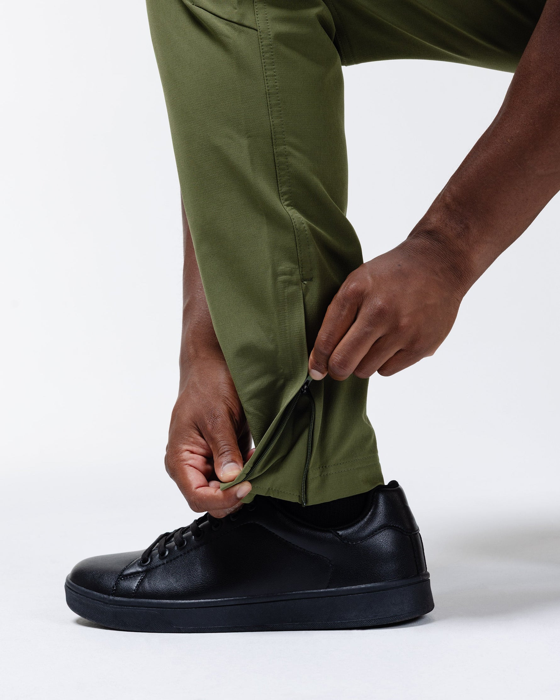 Interval Jogger | Olive Green