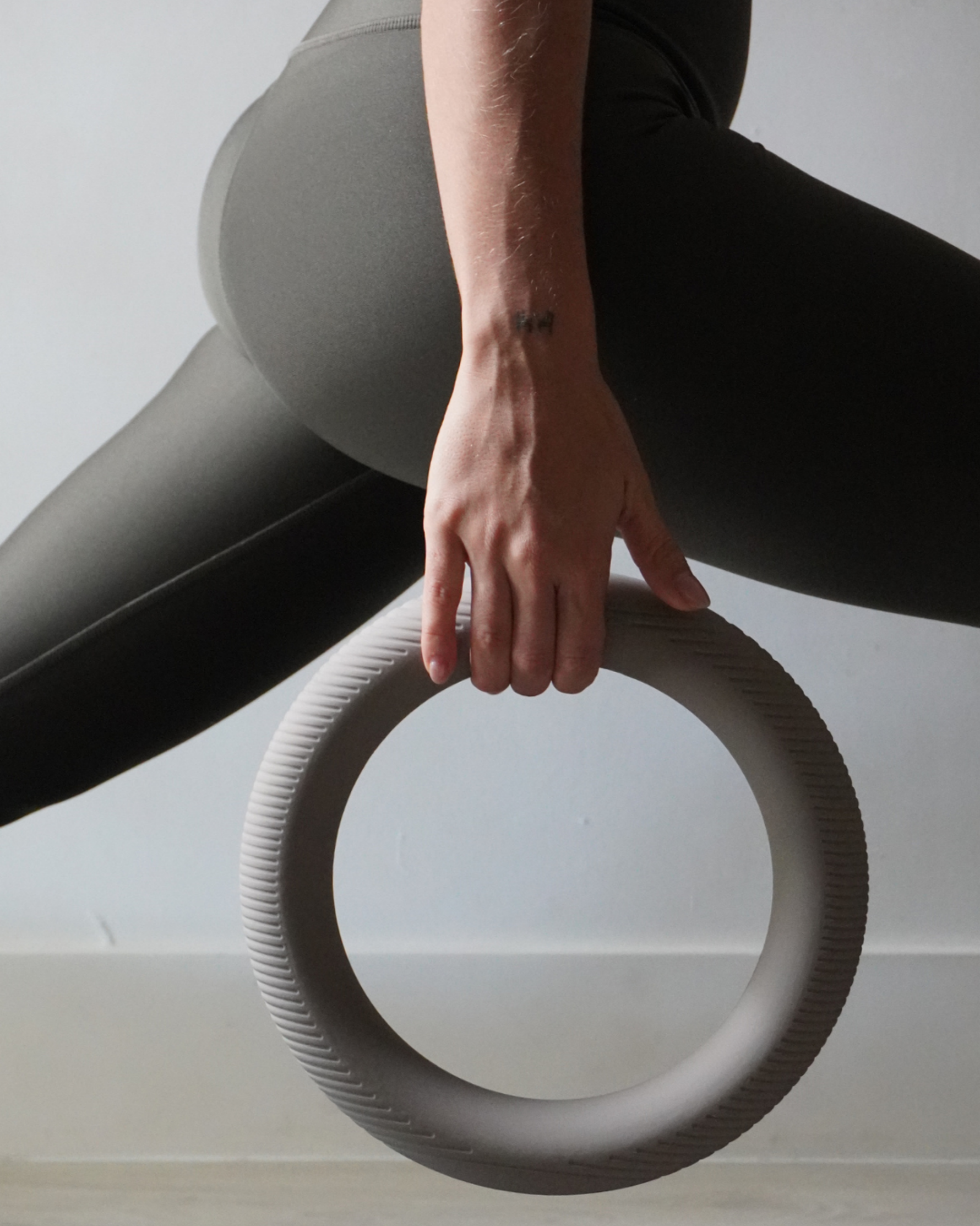 MUNA Dumbbell Ring | 8 LBS