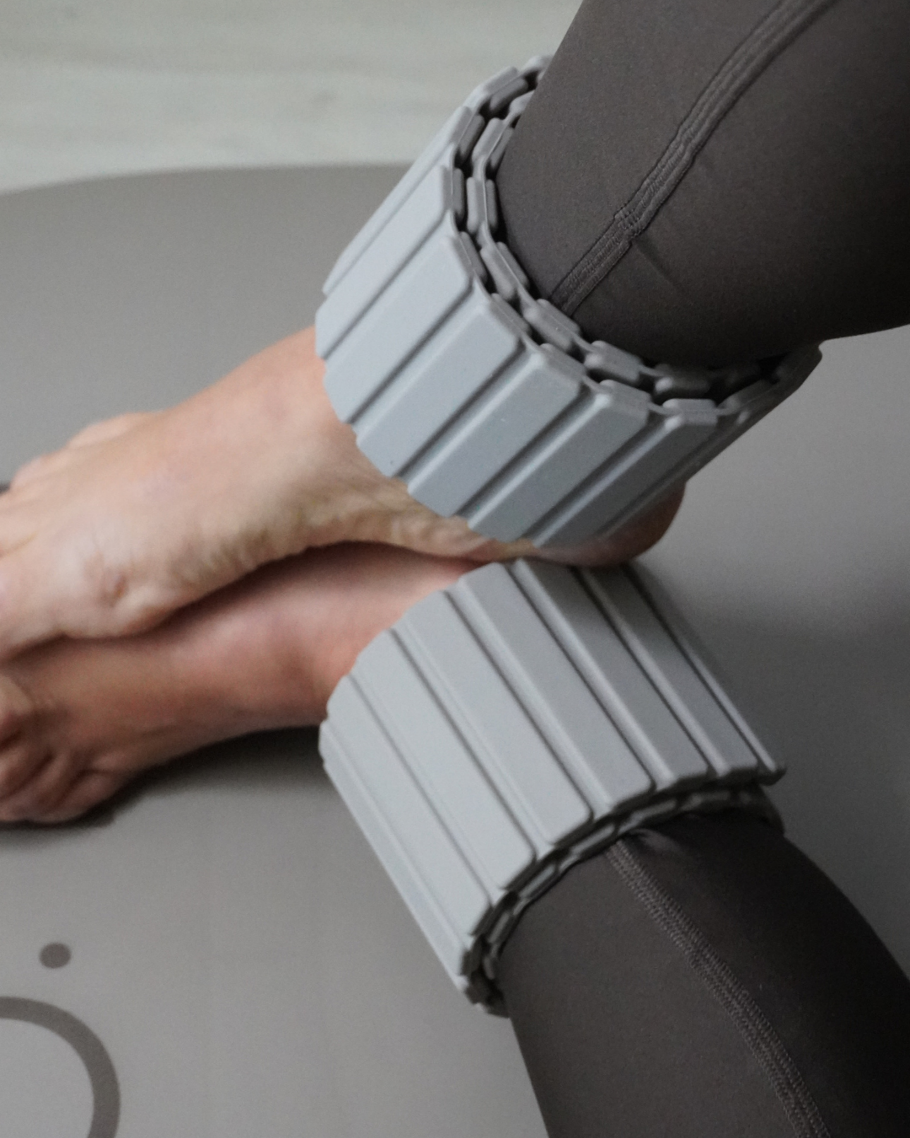 MUNA Magnetic Ankle/Wrist Weight | 1 & 2 LBS