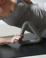 MUNA Triangle Dumbbell | 7 LBS