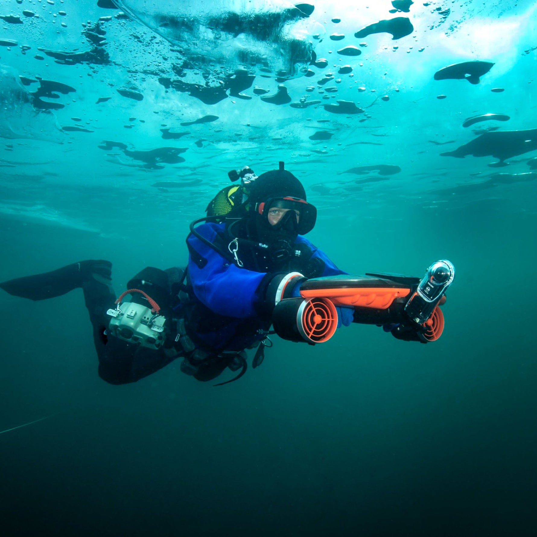 Navbow Dual-Motor Underwater Scooter