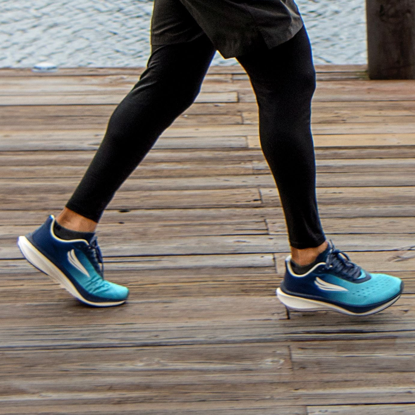 APUS Men Runners | Blue