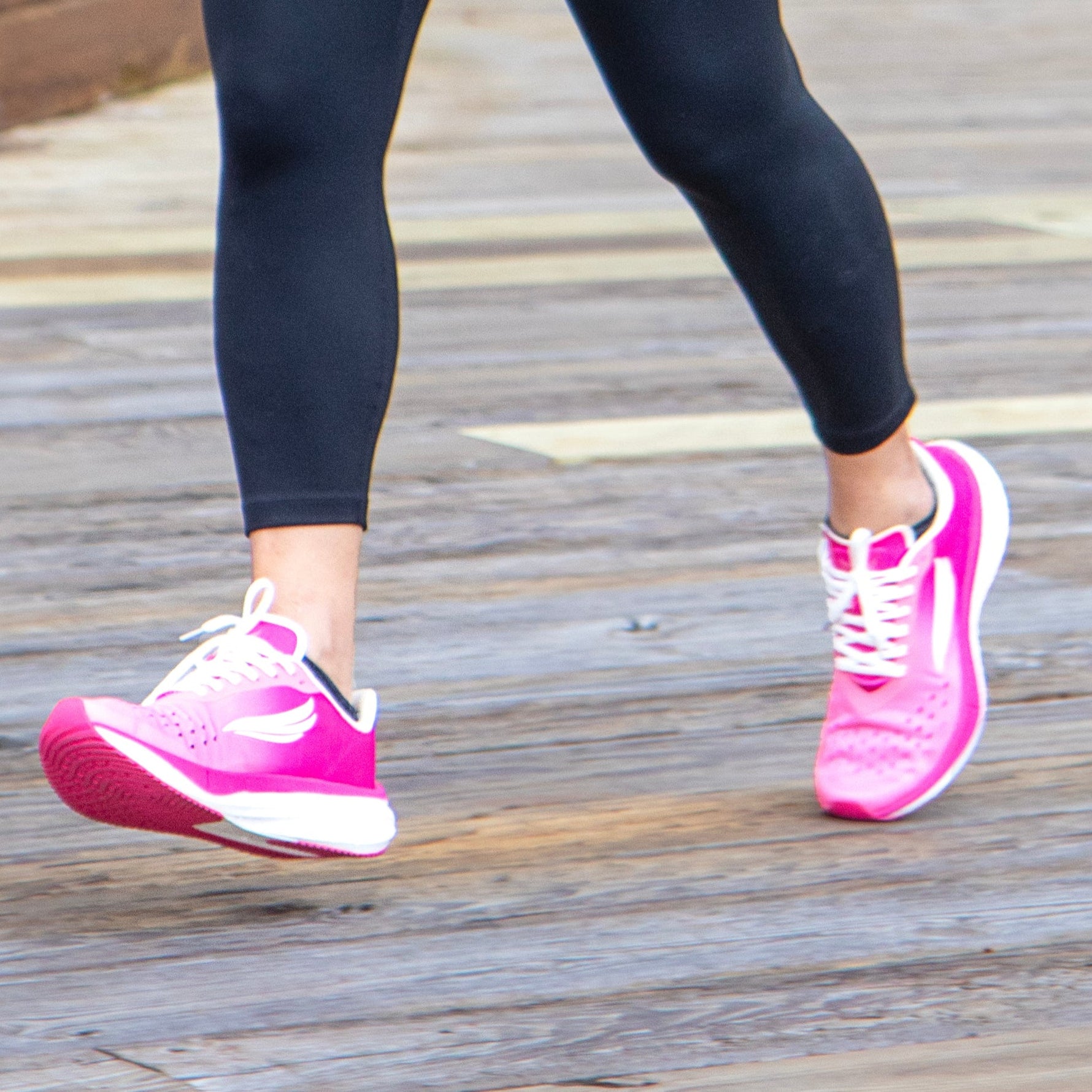 APUS Women Runners | Pink
