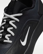 Nike SB Zoom Nyjah 4 | Black/White