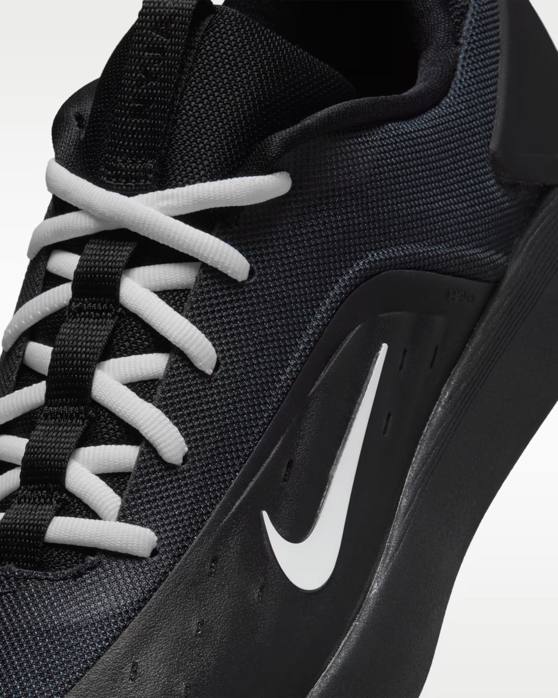 Nike SB Zoom Nyjah 4 | Black/White