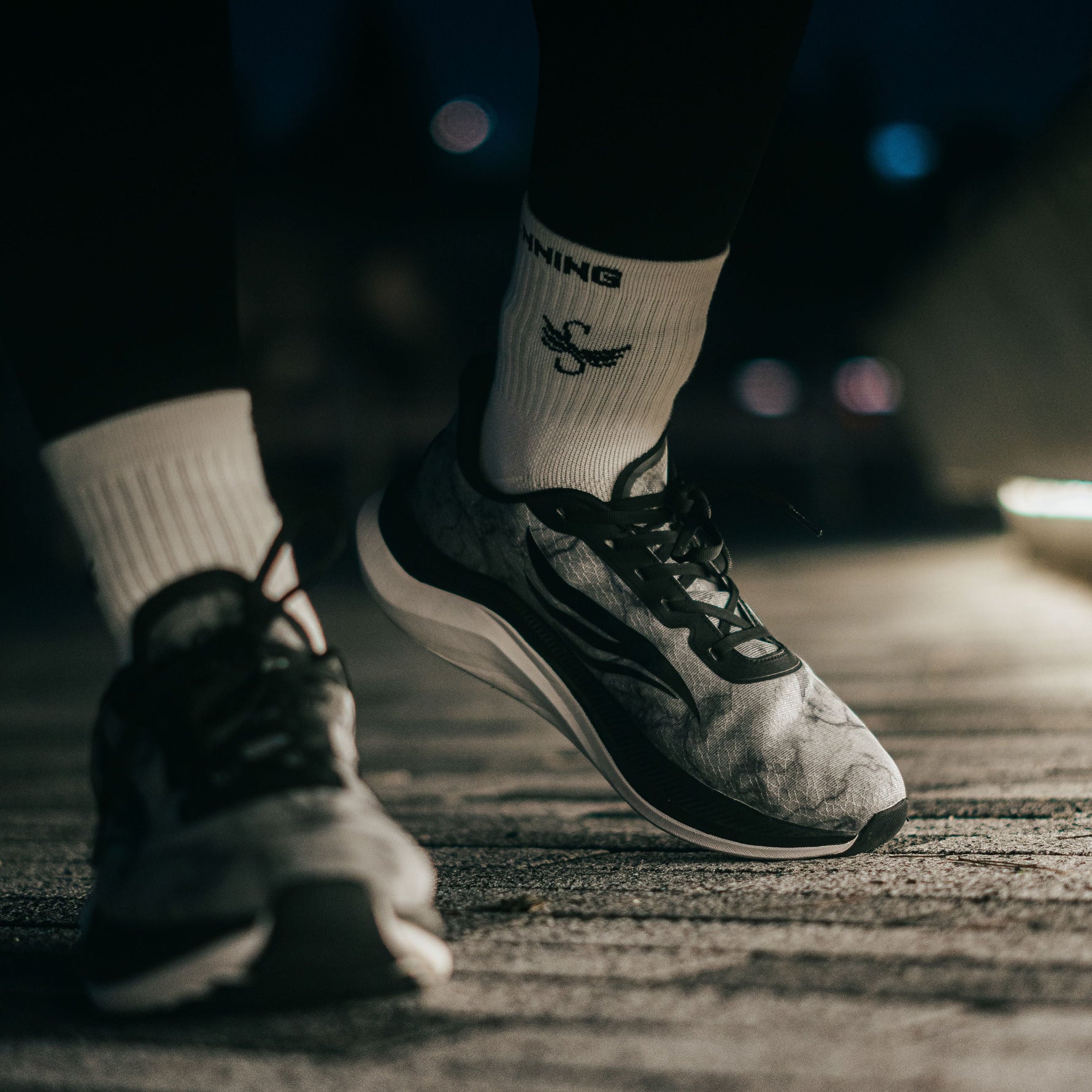 CELER Men Runners | Black