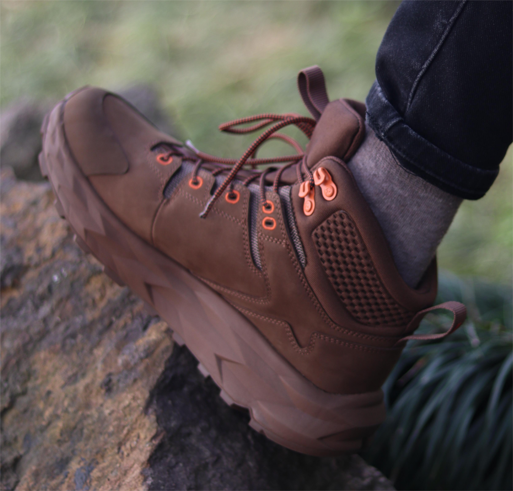 ROCKROOSTER Farmington Brown 6” Waterproof Hiking Boots with VIBRAM® Outsole | OC21031
