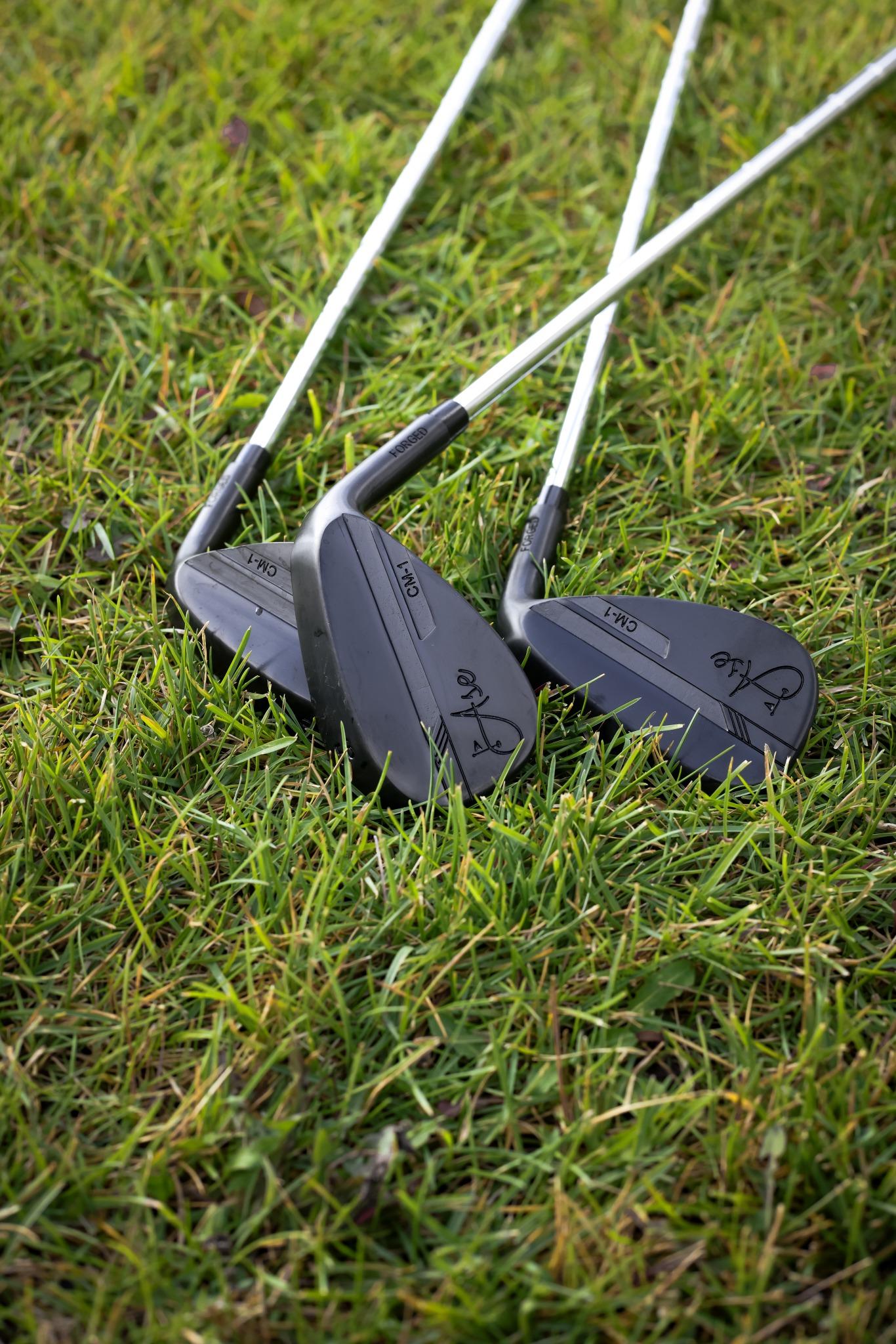 Ase BLACKOUT 3-Piece Wedge Set (52, 56, 60)