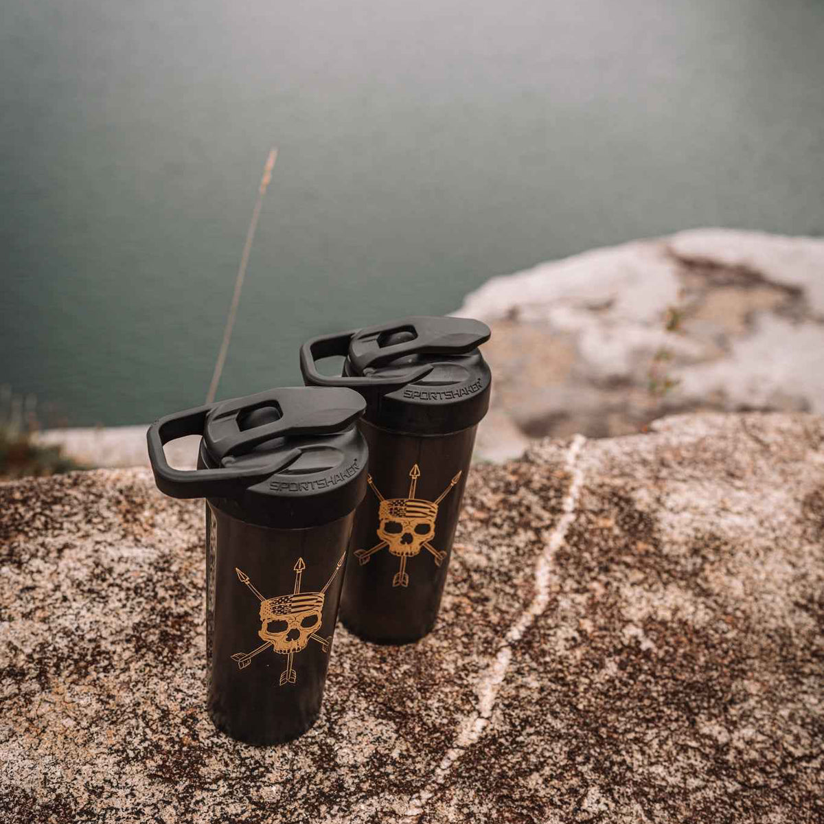 26 Oz Shaker Bottle with Fixed Mixer