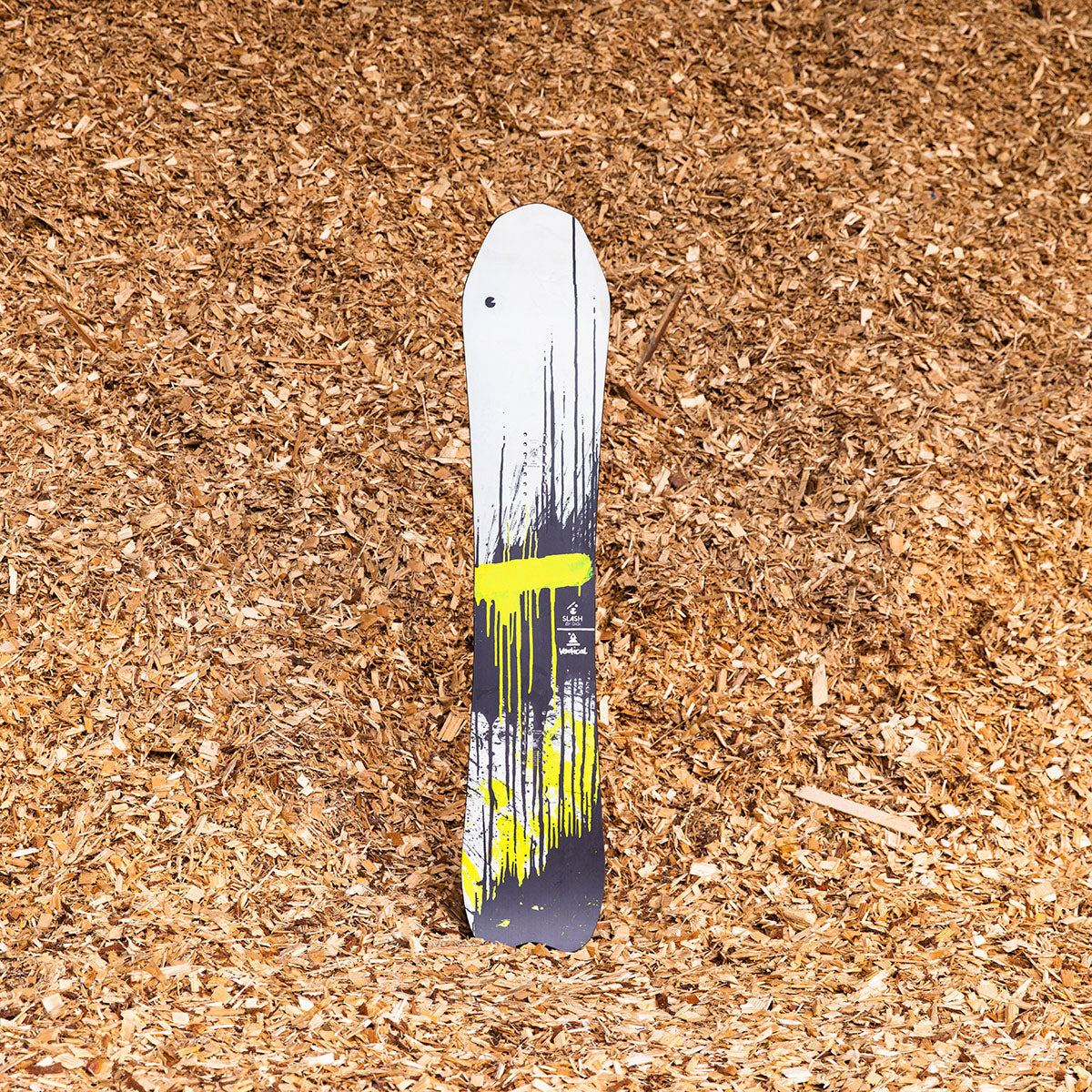 Slash by GiGi  Vertical Snowboard | ApARTment