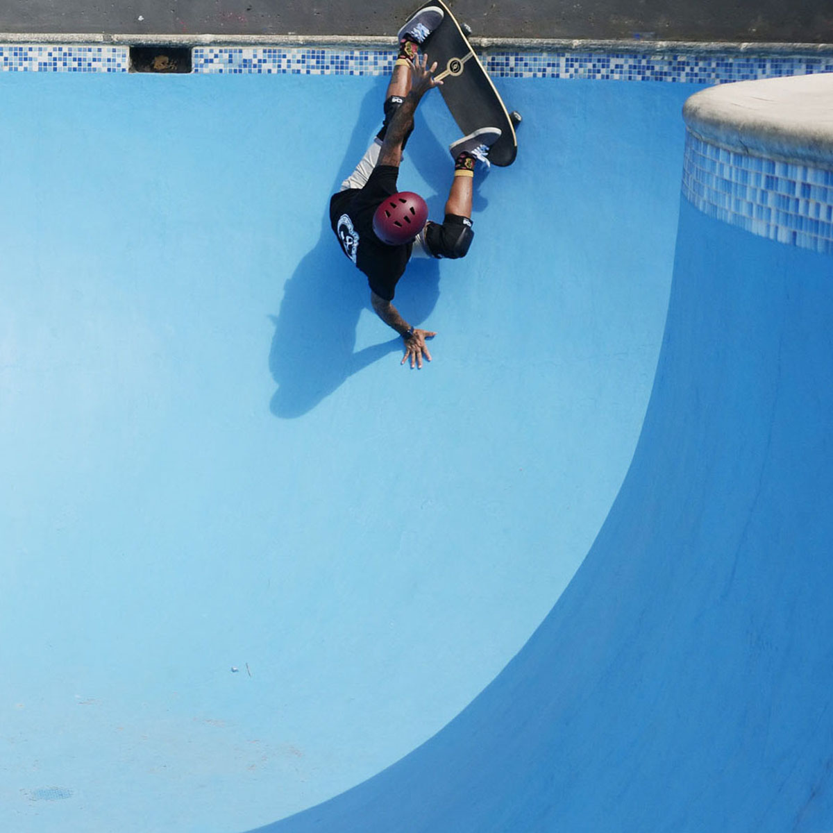TSG Kneepad Wavesk8 A Black (Skate Knee Pads)