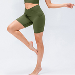 Wide V-Waistband Active Basic Shorts | Slim Fit