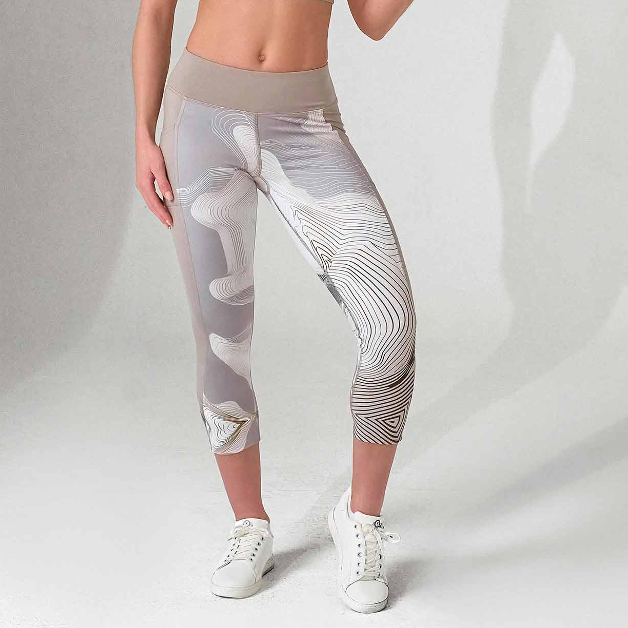ELLE CAPRI | Performance Compression Leggings with Pockets