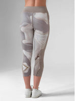 ELLE CAPRI | Performance Compression Leggings with Pockets