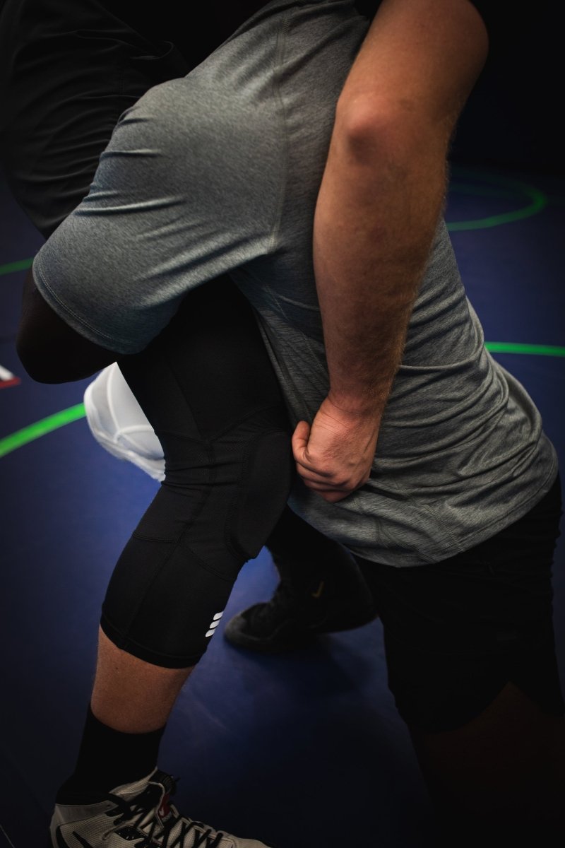 Mid-Length Padded Knee Sleeve | Black