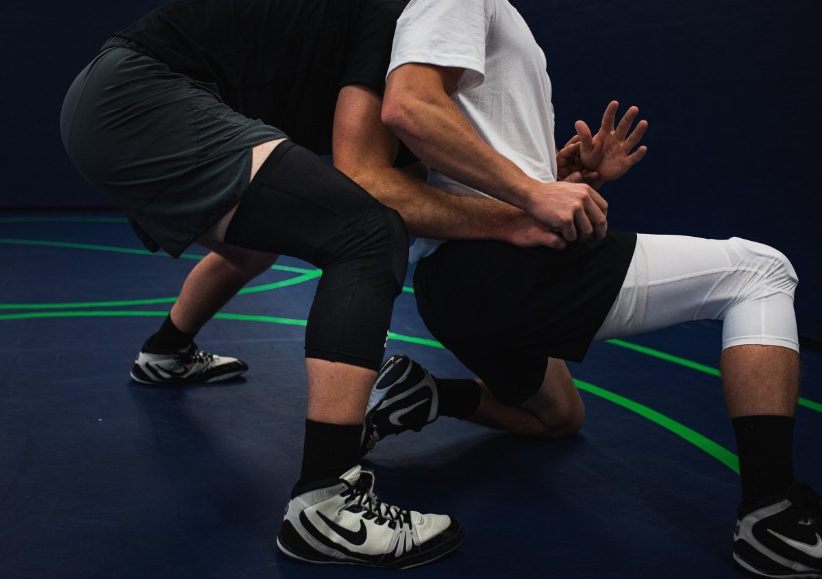 Mid-Length Padded Knee Sleeve | Black