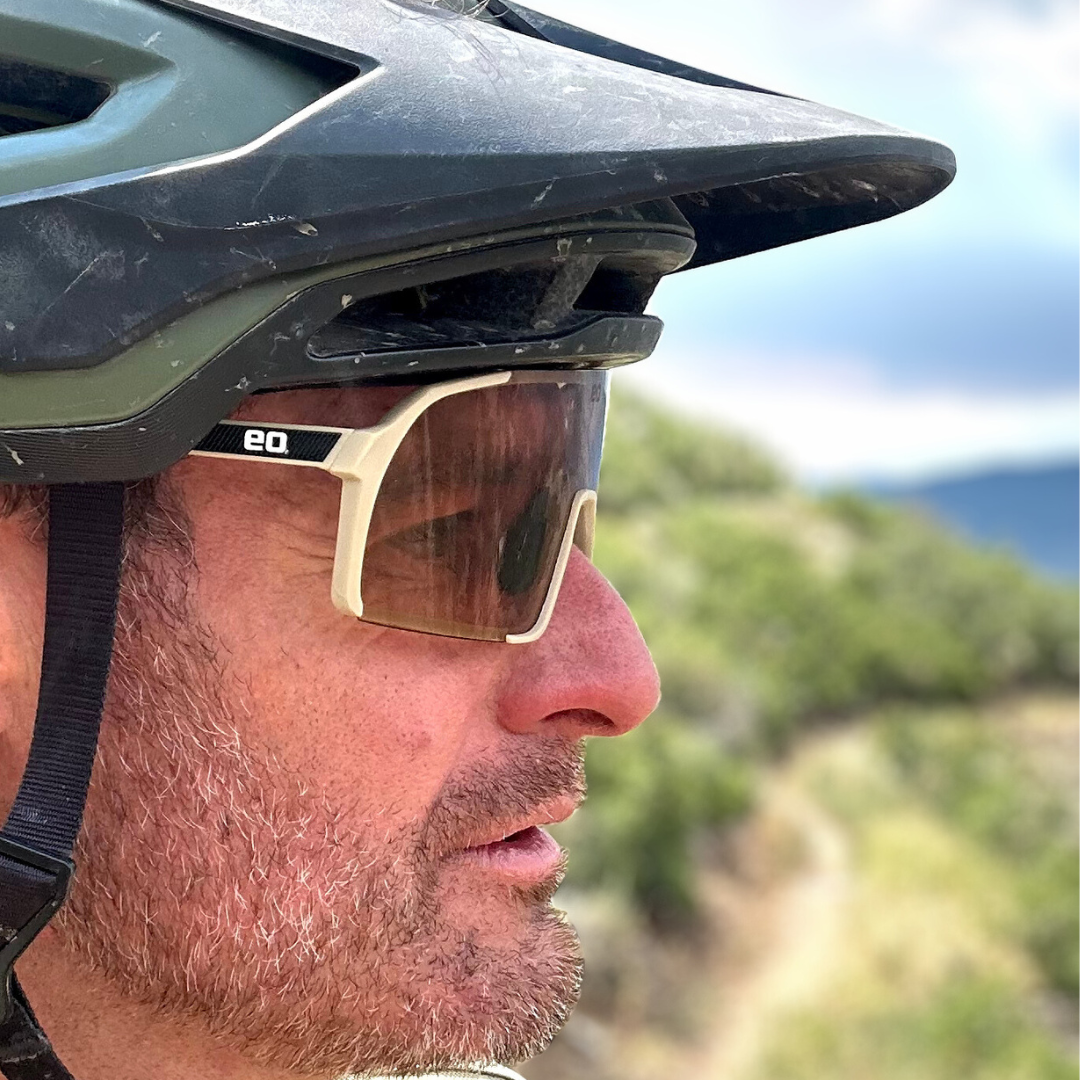 Uno Mas Photochromic+ Sunglasses