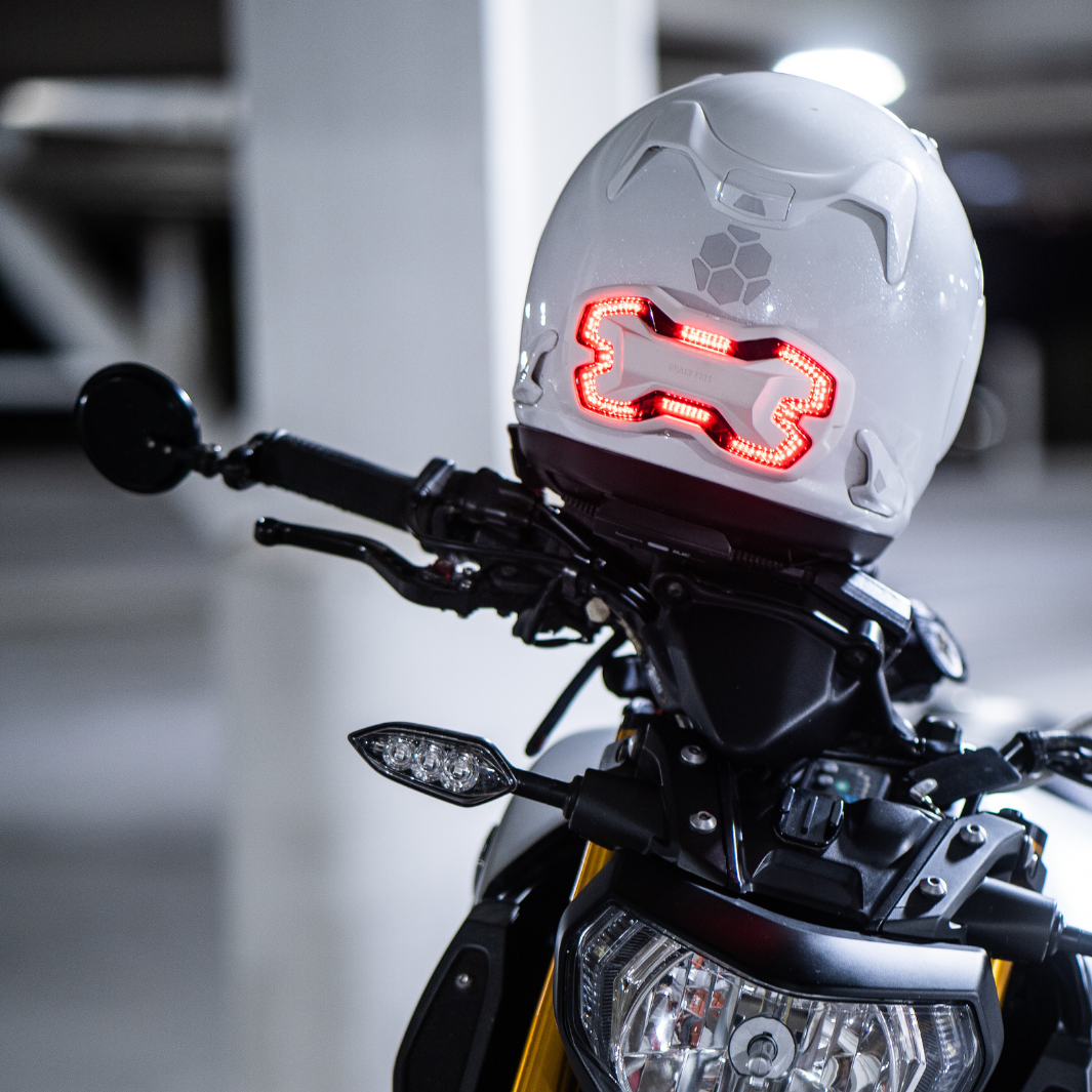 White Brake Free USB-C Motorcycle Helmet